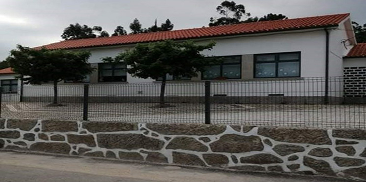 Foto da escola de Mouronho